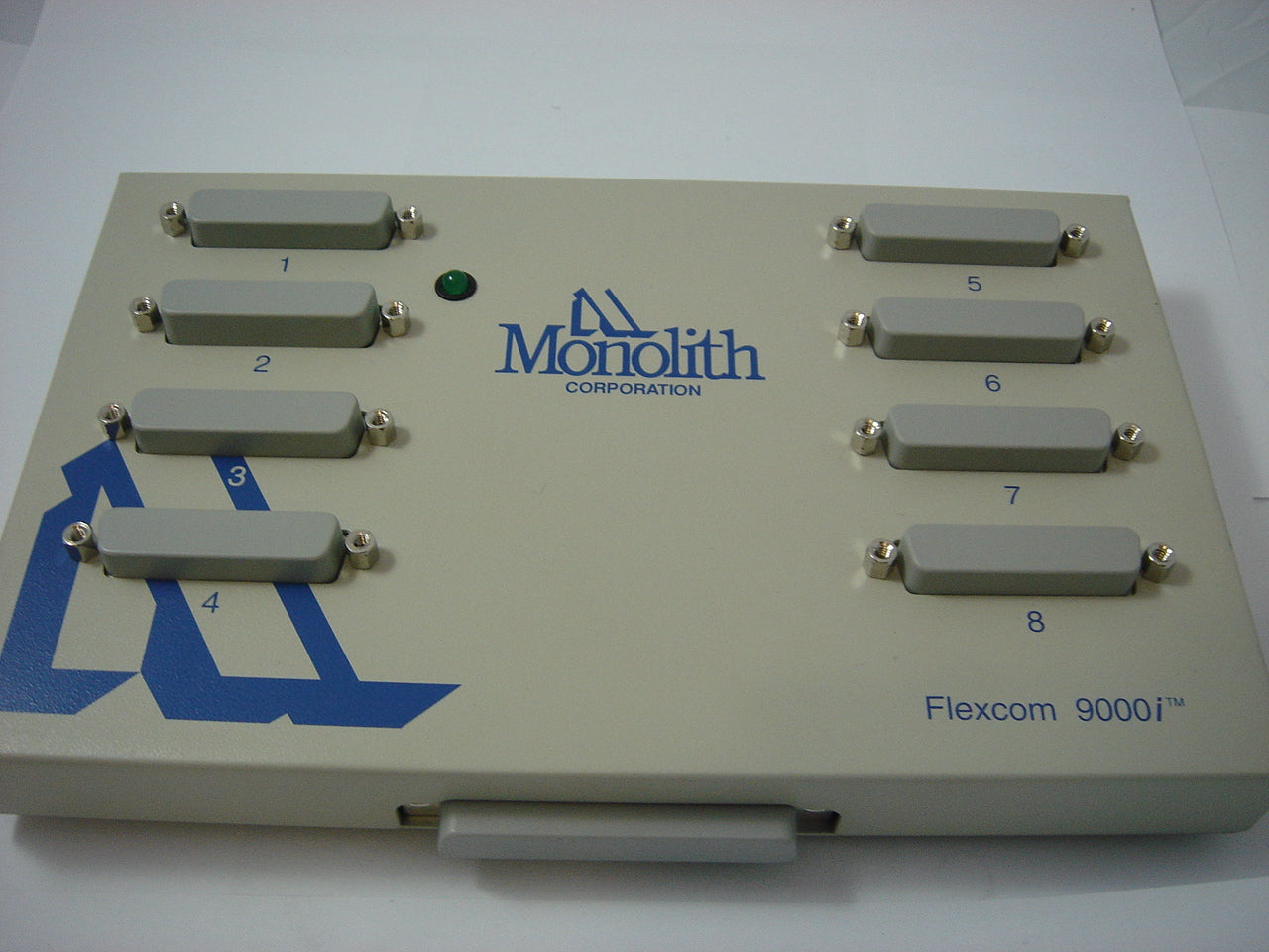 PR02407_00-054000_Monolith Corp Flexcom 9000i 8 Port Hub - Image4