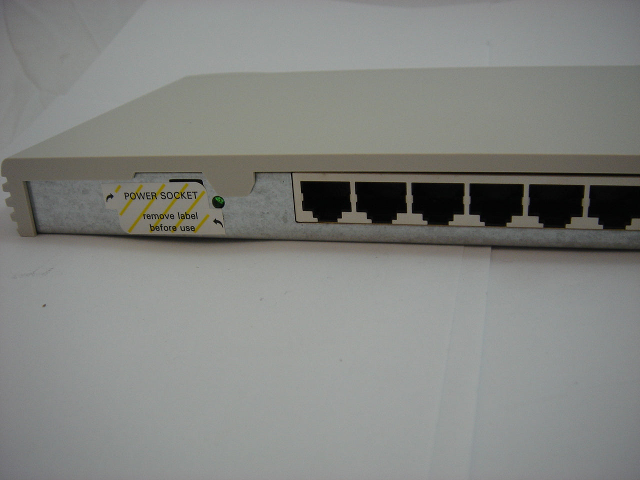 PR02864_3C16794_3Com, Office Connect Switch 8, 10/100 Fast - Image5