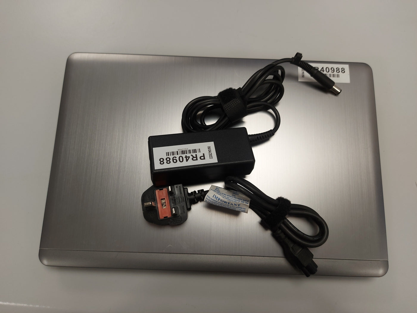 HP ProBook 4545s 320GB HDD AMD A6-440M Core 2700MHz 4GB RAM 15.6" Laptop ( 4545s ) USED