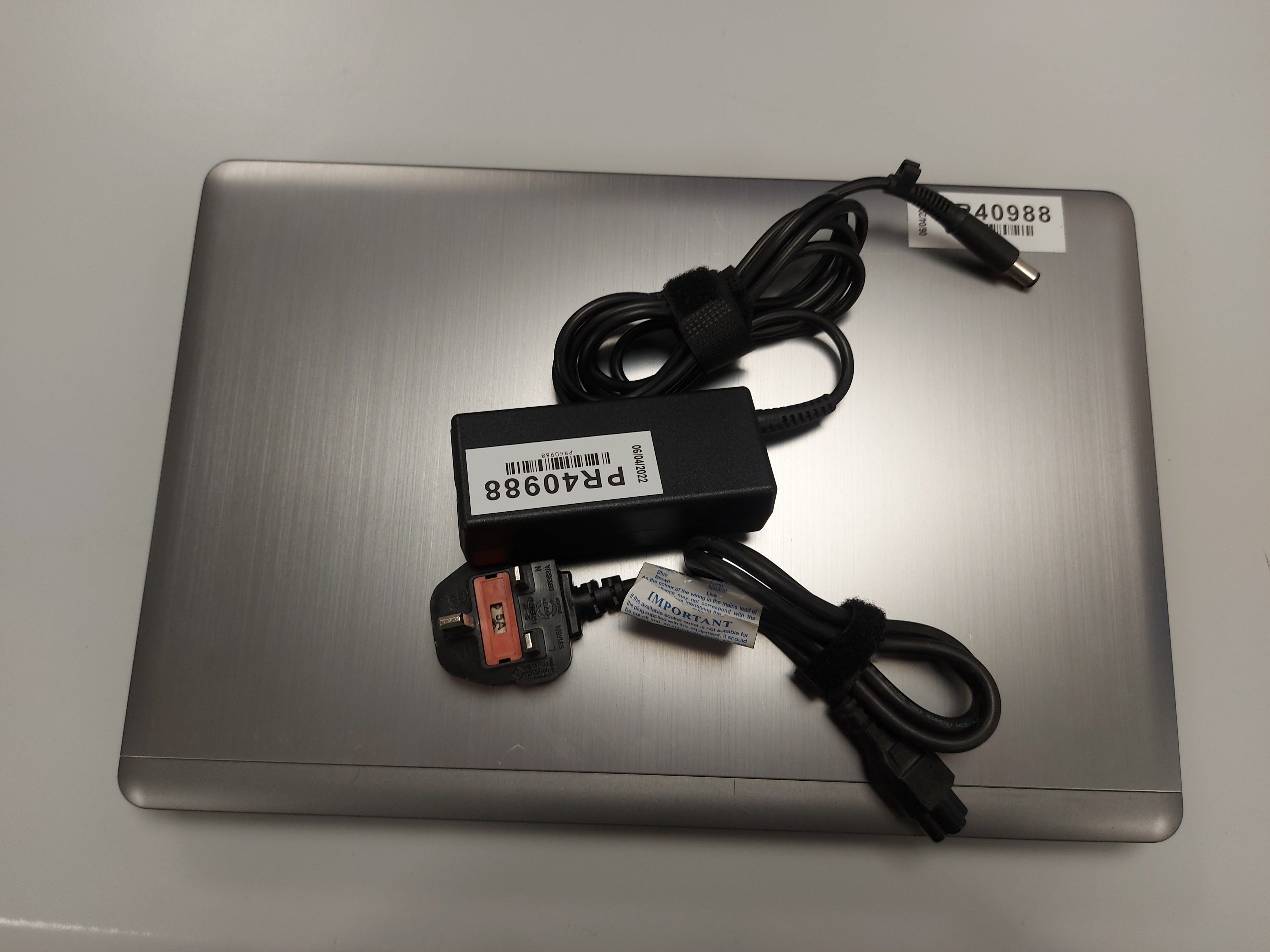 HP ProBook 4545s 320GB HDD AMD A6-440M Core 2700MHz 4GB RAM 15.6" Laptop ( 4545s ) USED