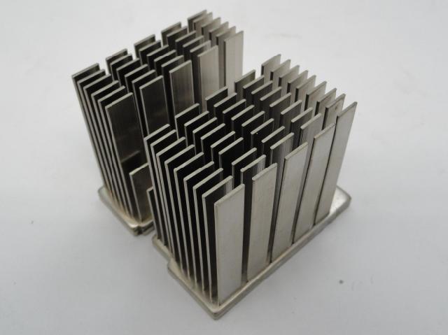 MC0632_228075-001_Compaq Heatsink For DL380 G2 Taskmart C-Series - Image2