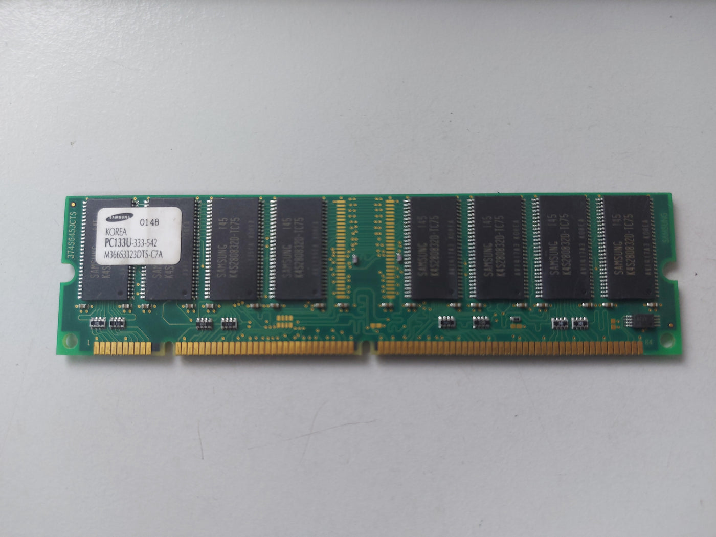 Samsung 256MB PC133 133MHz non-ECC Unbuffered CL3 168-Pin DIMM ( M366S3323DTS-C7A ) REF