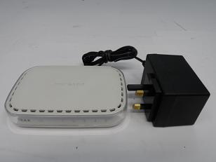 FS605 - Netgear 5 Port 10/100 Mbps Swich With PSU - Refurbished
