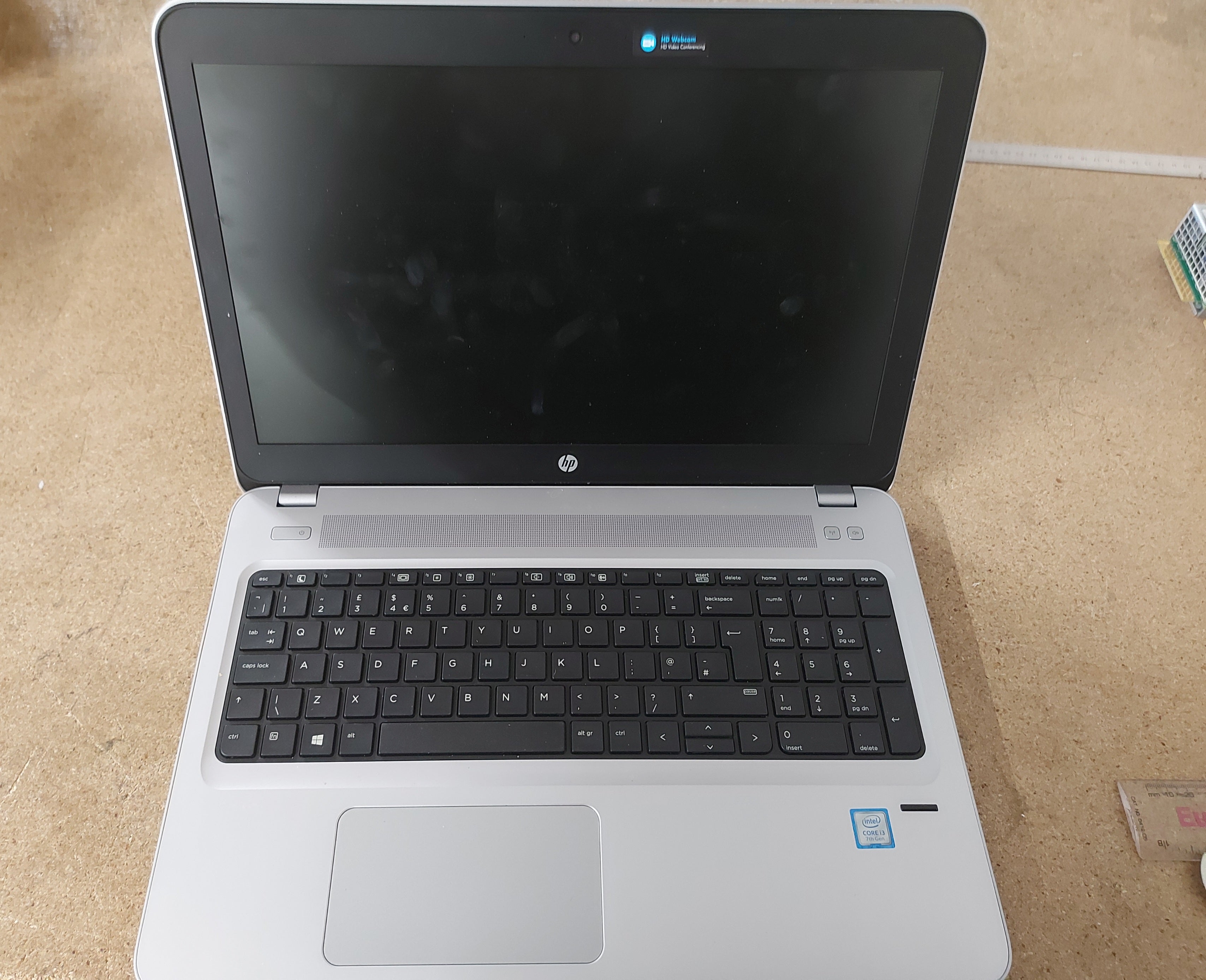 HP ProBook 450 G4 500GB HD 4GB RAM DVDRW Core i3-7100U 2400MHz 15.6" Laptop ( Y8A06ET#ABU ) USED 