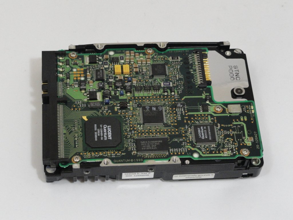 MC5808_TN18L011_Quantum 18GB SCSI 68Pin 10krpm 3.5" HDD - Image3