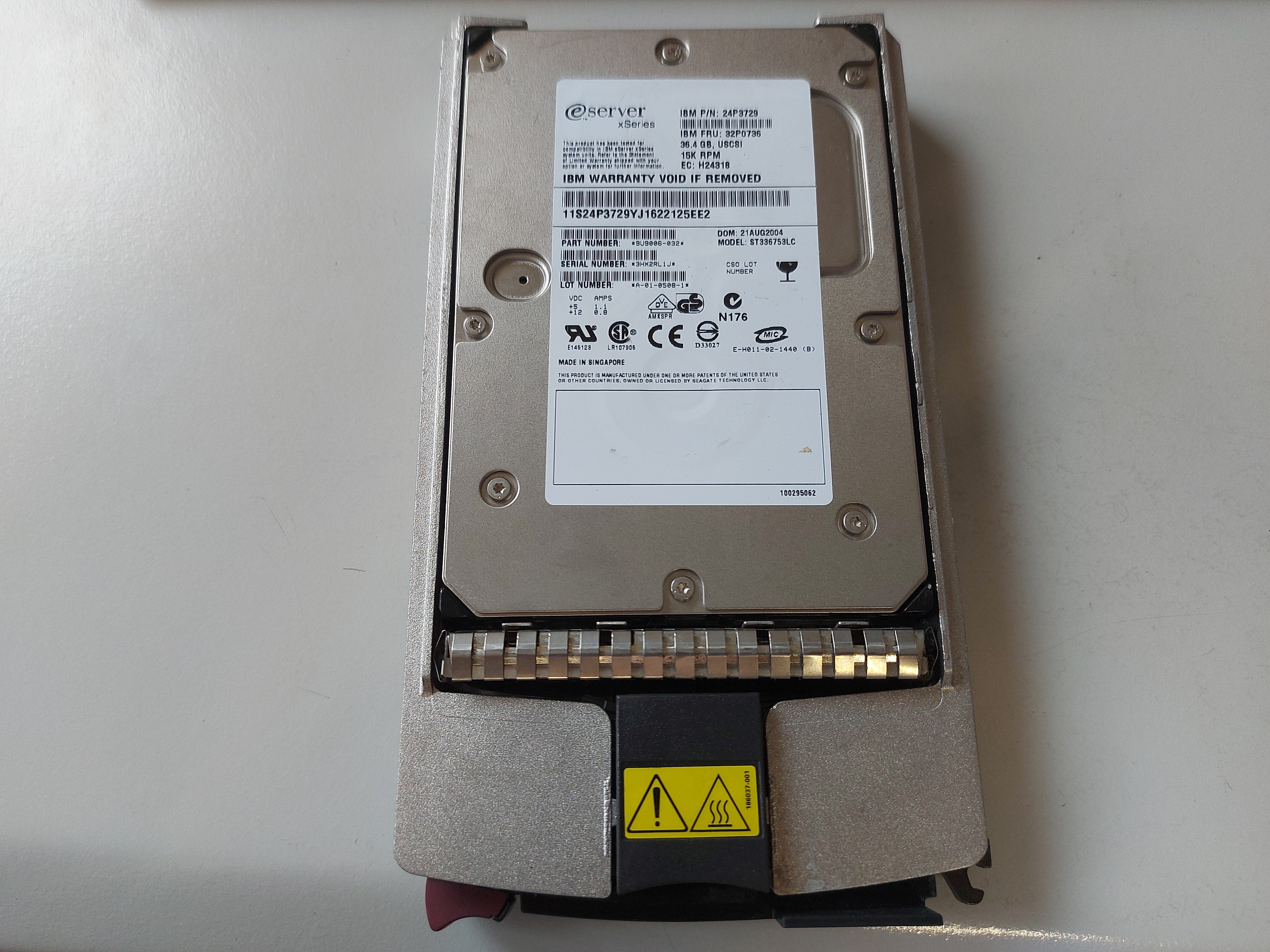 Seagate IBM 36GB 15Krpm Ultra 320 SCSI 3.5in HDD in Caddy ( 9U9006-032 ST336753LC 24P3729 32P0736 ) USED