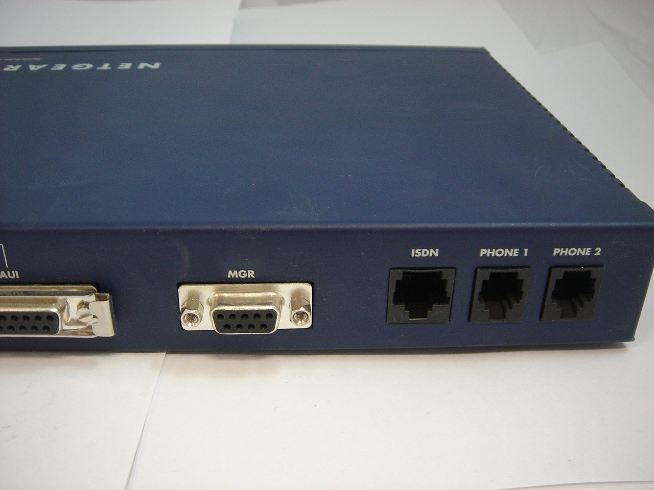MC5050_RT328_Netgear RT328 ISDN Router - Image6