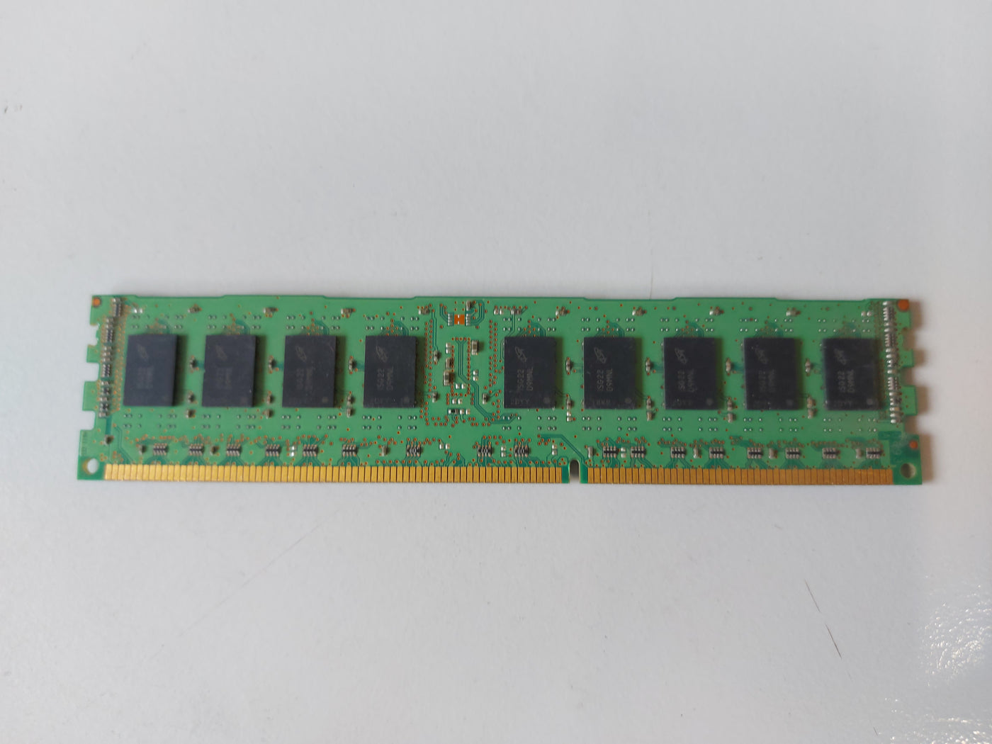 Micron HP 2GB PC3-10600 DDR3-1333MHz 240-Pin DIMM ( MT18JSF25672PDZ-1G4G1FE 500202-061 ) REF