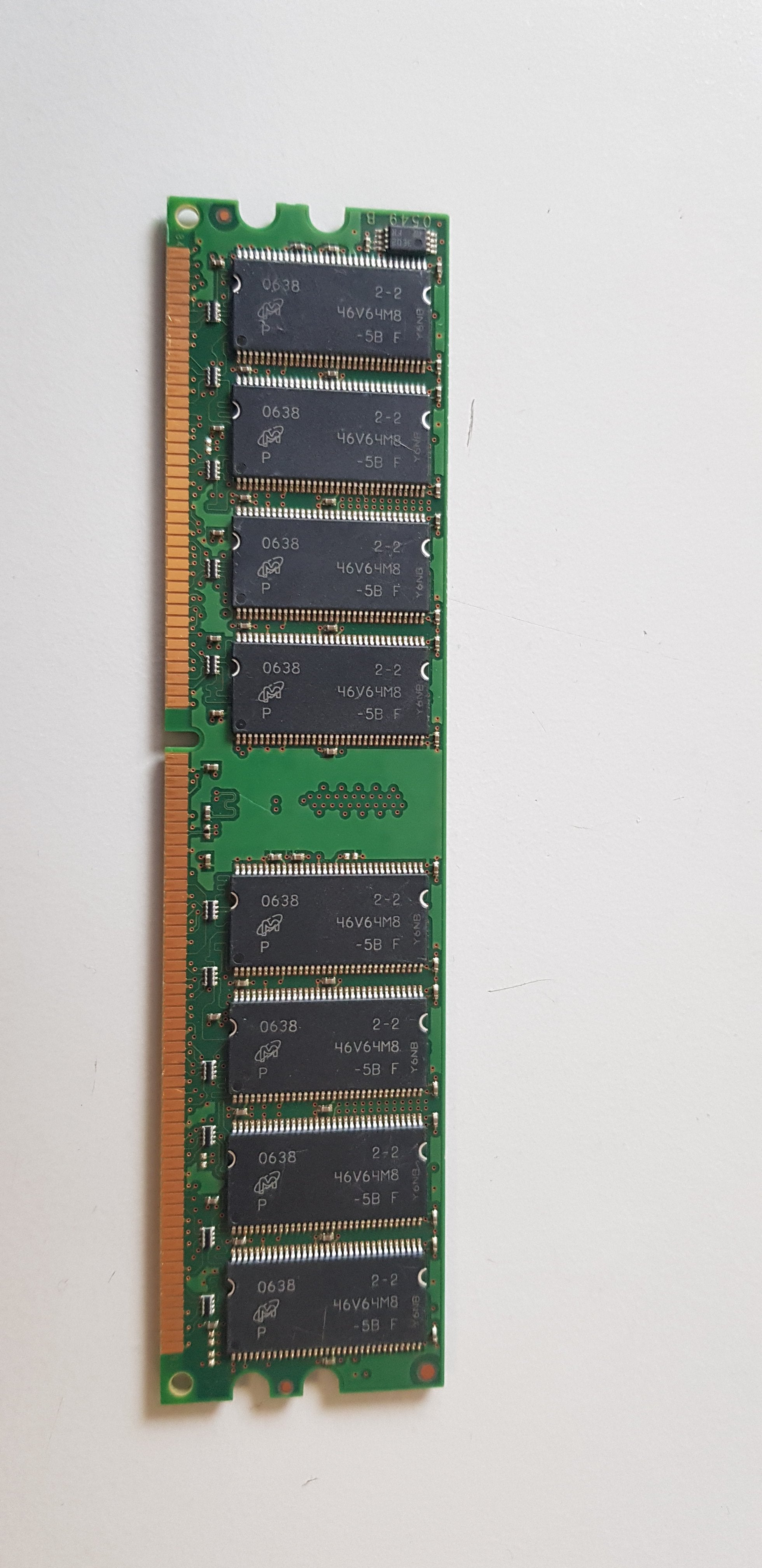 Micron Crucial 1GB PC2700 DDR-333MHz non-ECC Unbuffered CL2.5 184-Pin DIMM Dual Rank Memory Module(MT16VDDT12864AY-335F2 / CT12864Z335.16TFY)