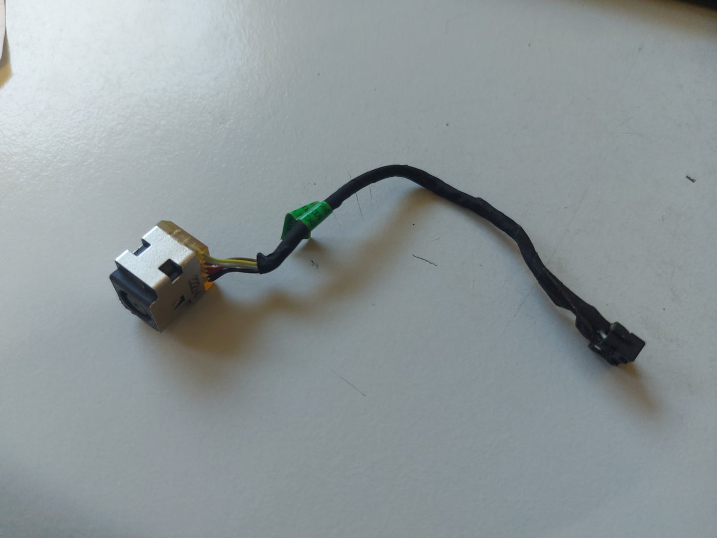 HP Probook 4540s DC Power Jack ( 676706-YD1 ) USED