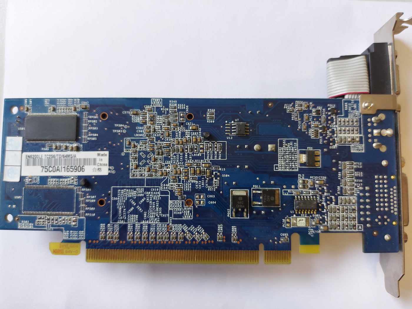 ASUS GeForce 256MB PCIe DVI-D VGA Graphics Card ( EN6200LE TC256/TD/64M5/A ) REF